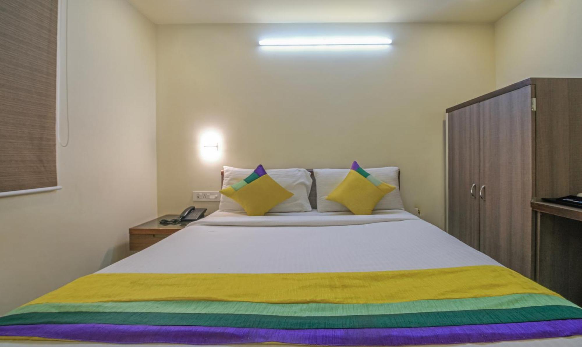 Itsy Hotels N Square Виджаявада Экстерьер фото