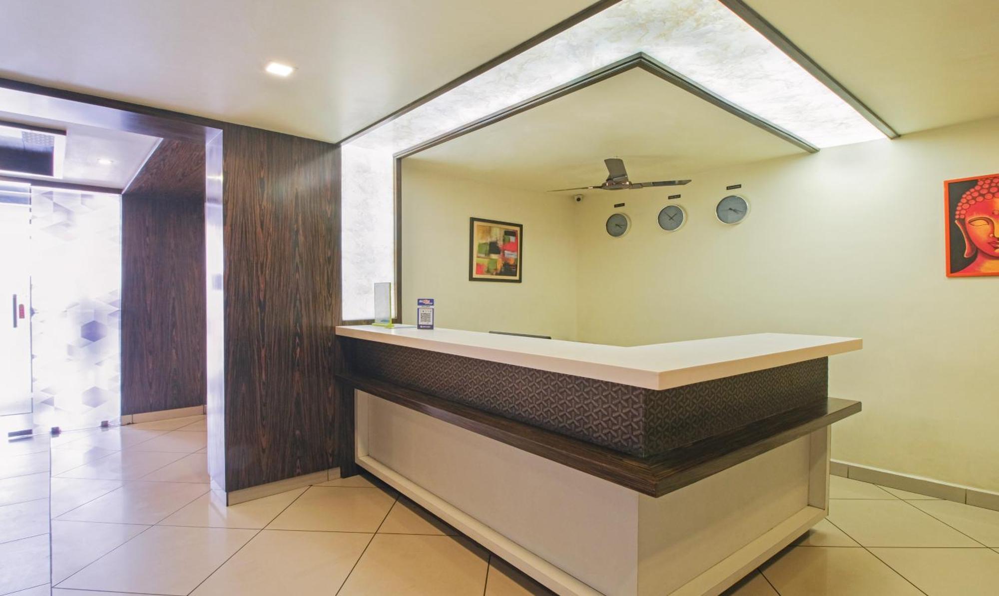Itsy Hotels N Square Виджаявада Экстерьер фото